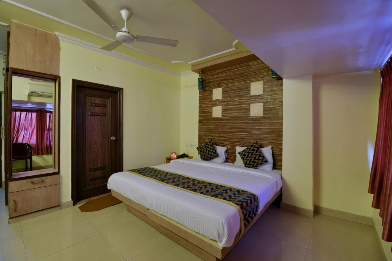 Oyo 2289 Hotel Radha Palace Kukas Esterno foto