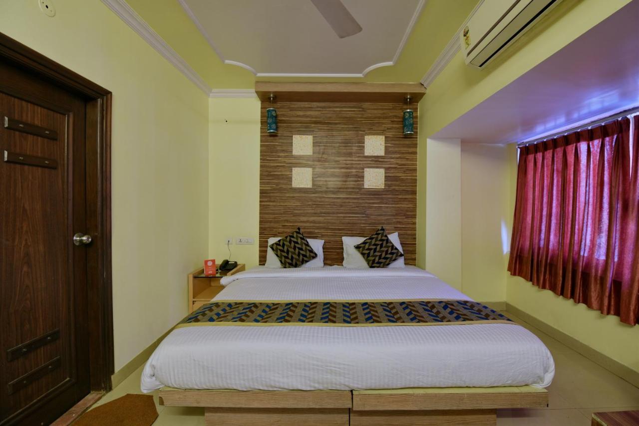 Oyo 2289 Hotel Radha Palace Kukas Esterno foto