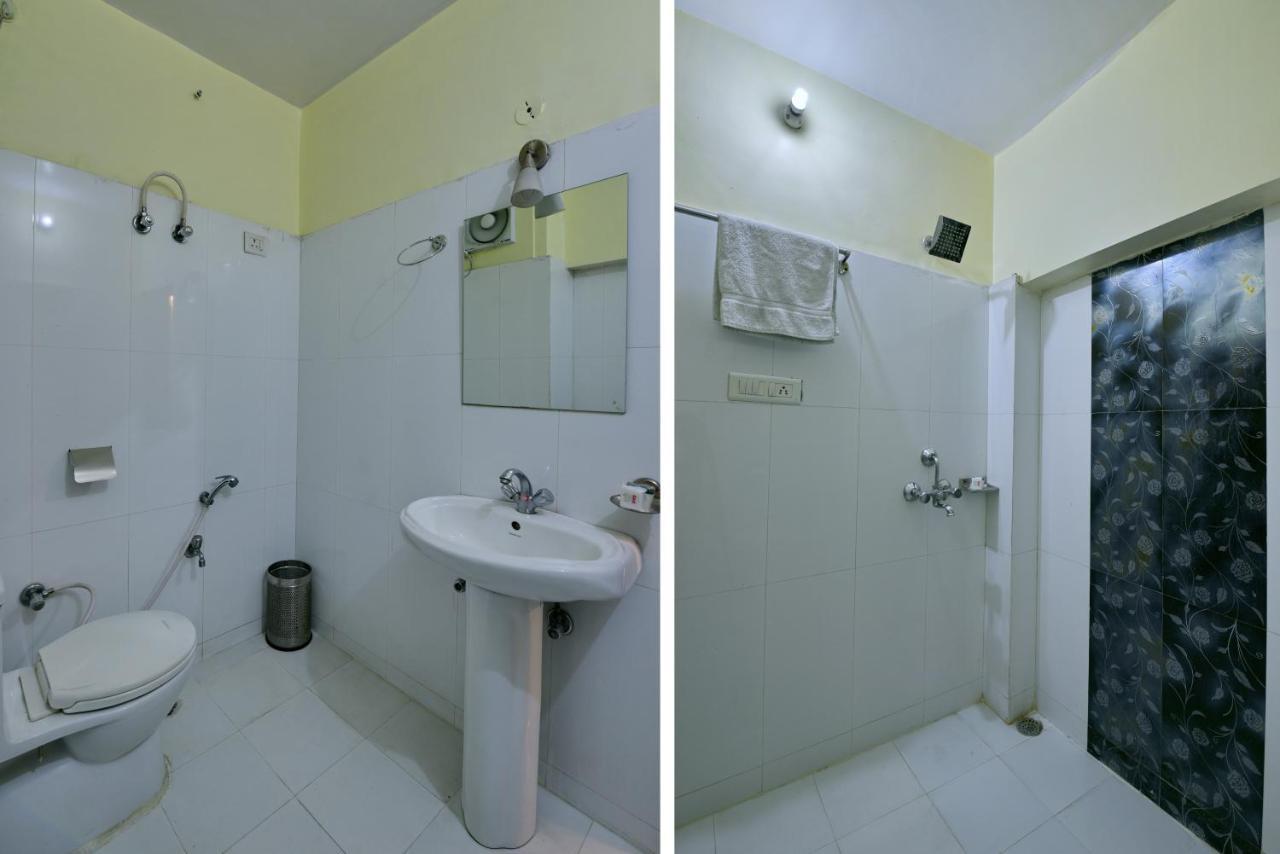 Oyo 2289 Hotel Radha Palace Kukas Esterno foto