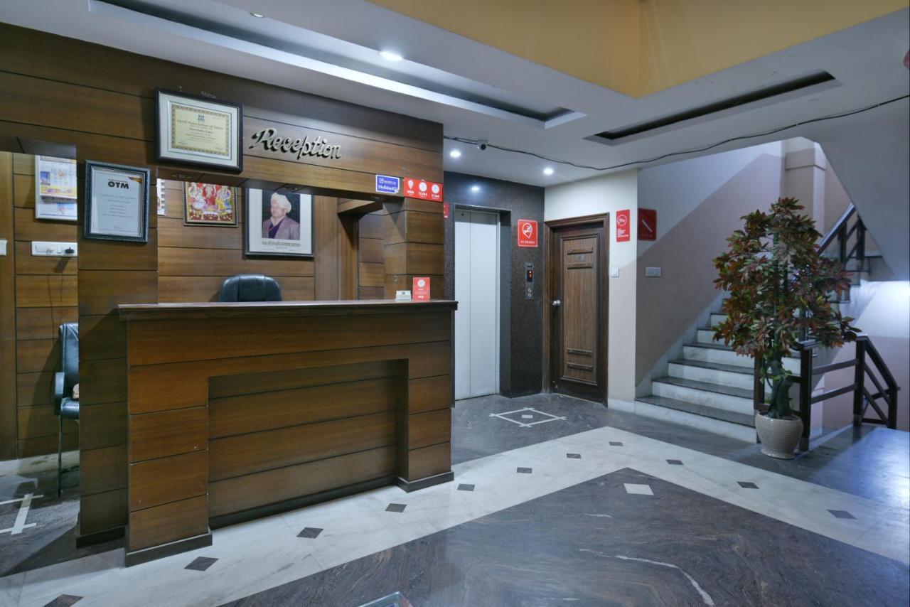 Oyo 2289 Hotel Radha Palace Kukas Esterno foto